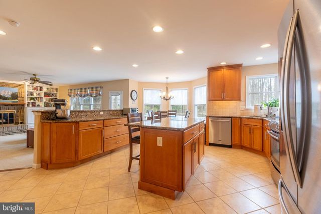 103 GREAT CIRCLE RD, Newark, DE 19711