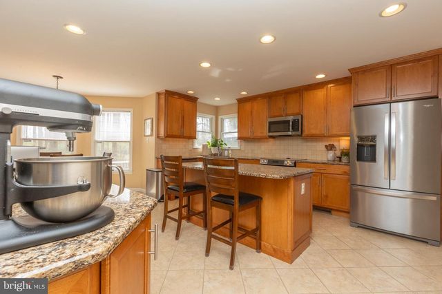 103 GREAT CIRCLE RD, Newark, DE 19711