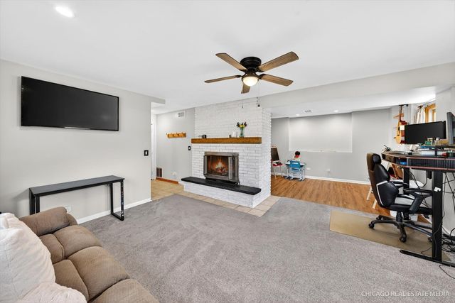 1214 Jill Peak Drive, Sleepy Hollow, IL 60118