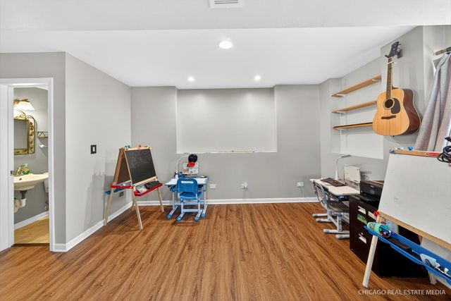 1214 Jill Peak Drive, Sleepy Hollow, IL 60118