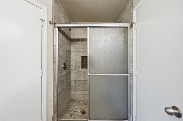 6201 Minuteman Lane, Arlington, TX 76002