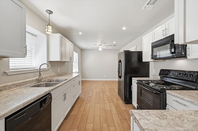 6201 Minuteman Lane, Arlington, TX 76002