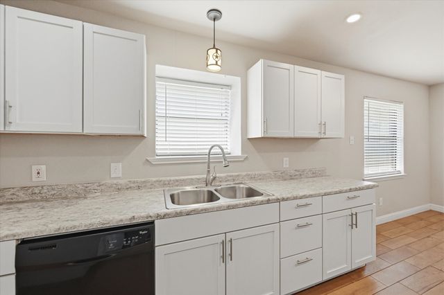 6201 Minuteman Lane, Arlington, TX 76002