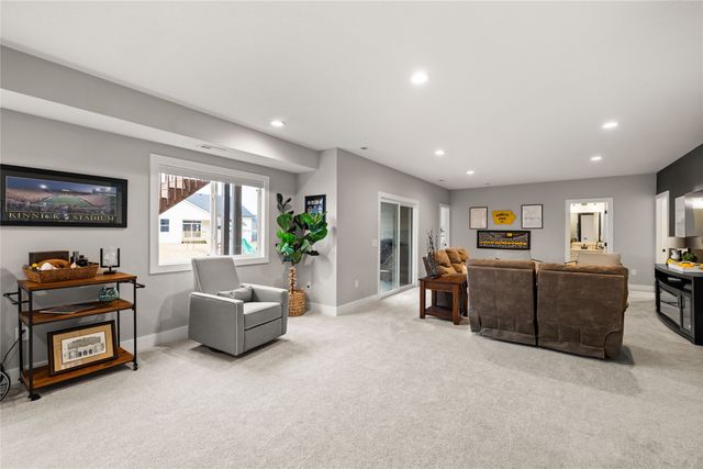 2590 SE Willowbrook Drive, Waukee, IA 50263