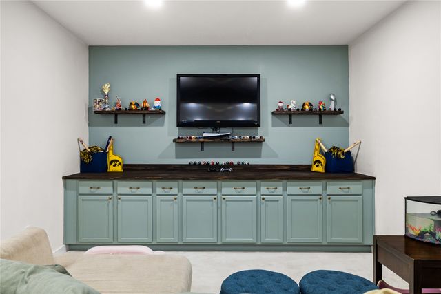 2590 SE Willowbrook Drive, Waukee, IA 50263