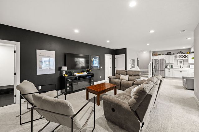 2590 SE Willowbrook Drive, Waukee, IA 50263