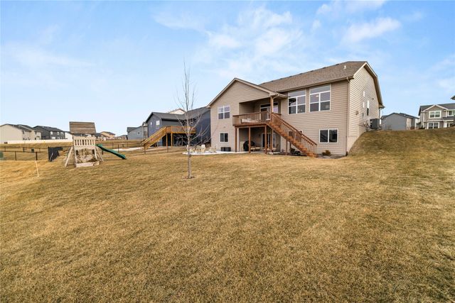 2590 SE Willowbrook Drive, Waukee, IA 50263