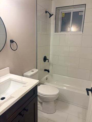 2719 W AUGUSTA Street 1, Chicago, IL 60622