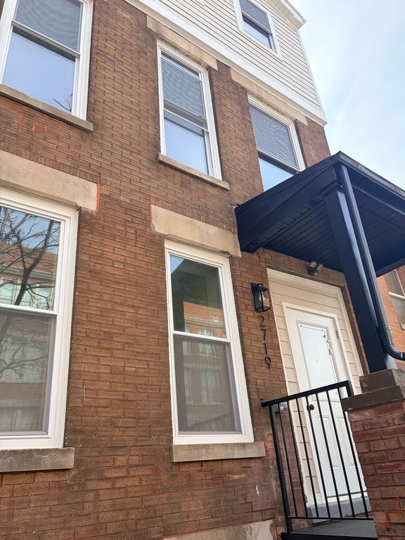 2719 W AUGUSTA Street 1, Chicago, IL 60622