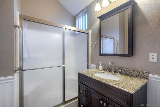 825 Bel Esprit Circle, San Marcos, CA 92069