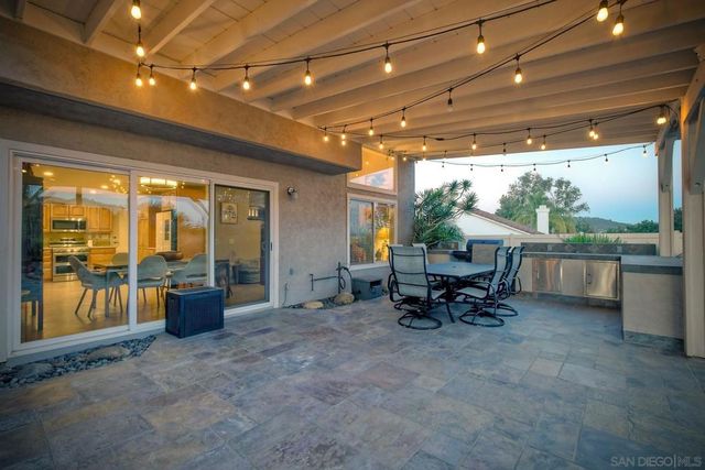 825 Bel Esprit Circle, San Marcos, CA 92069