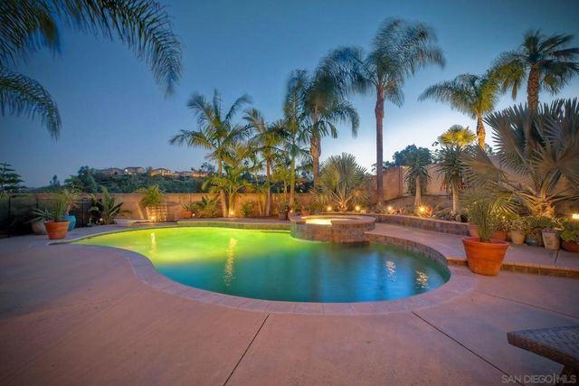 825 Bel Esprit Circle, San Marcos, CA 92069