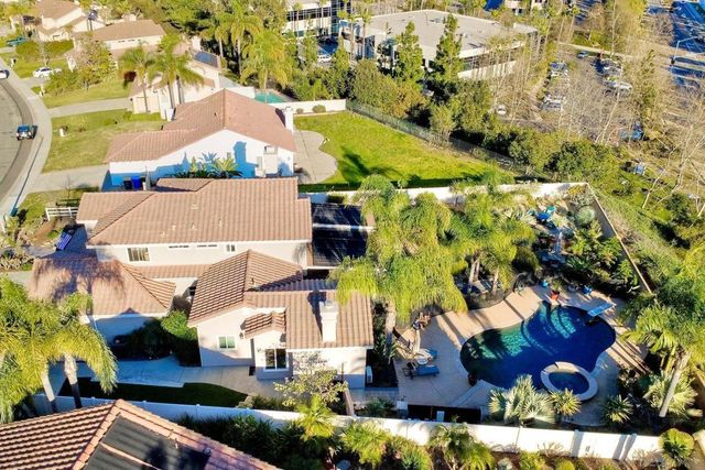 825 Bel Esprit Circle, San Marcos, CA 92069