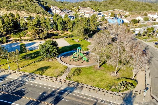 825 Bel Esprit Circle, San Marcos, CA 92069