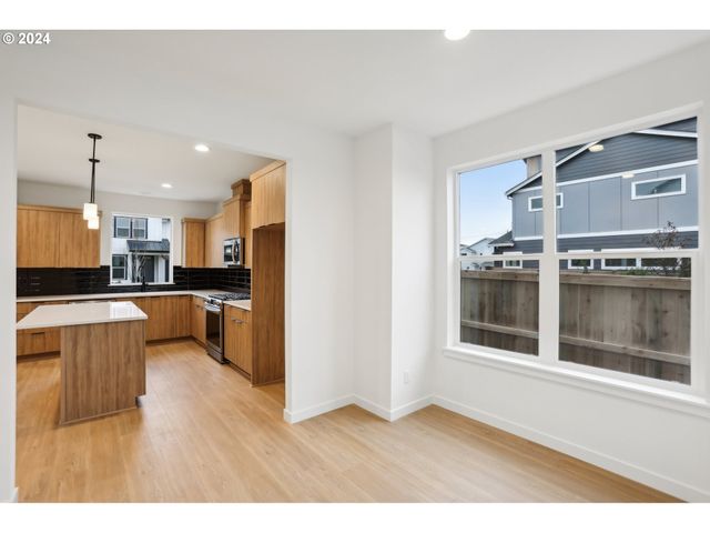 8238 Se Orion Ln, Hillsboro, OR 97123