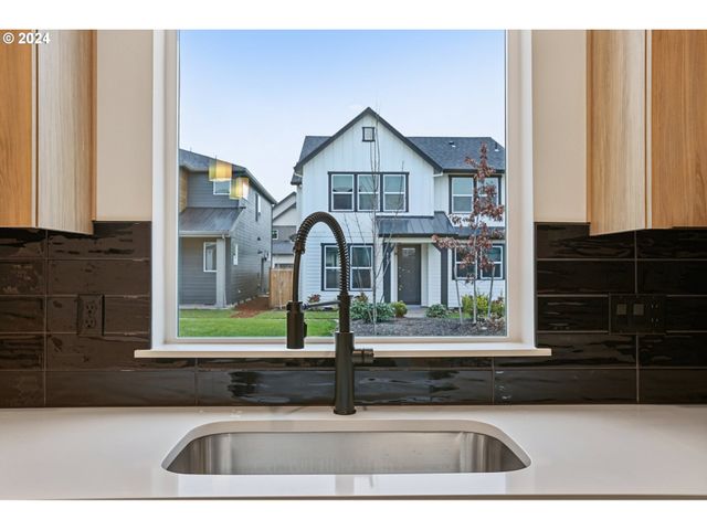 8238 Se Orion Ln, Hillsboro, OR 97123