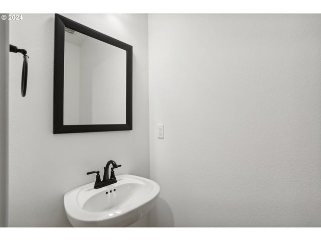 8238 Se Orion Ln, Hillsboro, OR 97123