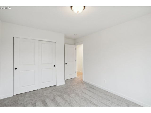 8238 Se Orion Ln, Hillsboro, OR 97123