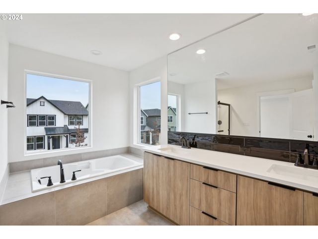 8238 Se Orion Ln, Hillsboro, OR 97123