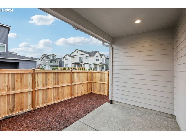 8238 Se Orion Ln, Hillsboro, OR 97123