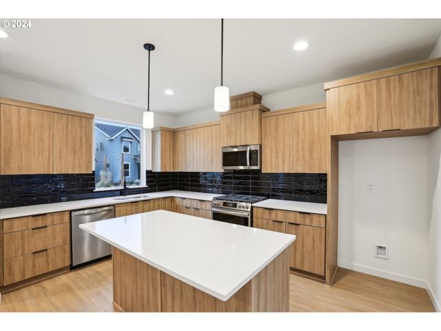 8238 Se Orion Ln, Hillsboro, OR 97123