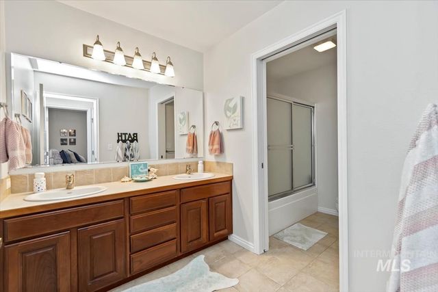 1039 E Redwall Ct., Meridian, ID 83646