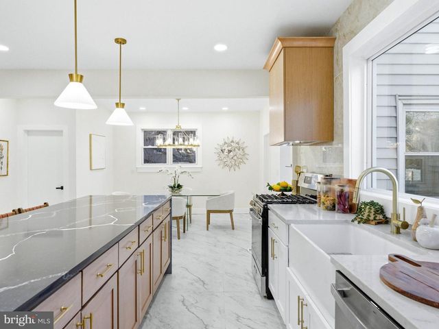 1030 GLASSBORO RD, Woodbury Heights, NJ 08097