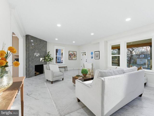 1030 GLASSBORO RD, Woodbury Heights, NJ 08097