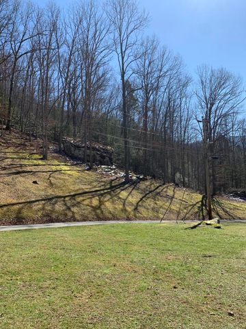 1016 Montgomery Road, Cumberland, KY 40823