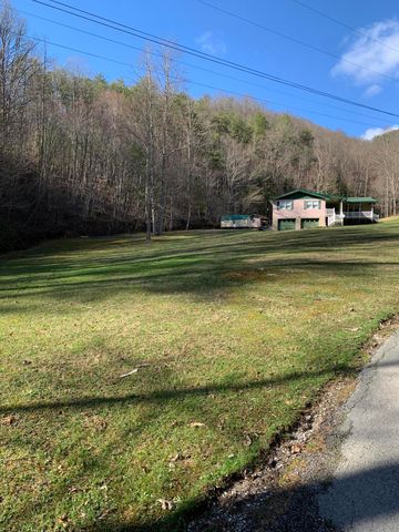 1016 Montgomery Road, Cumberland, KY 40823