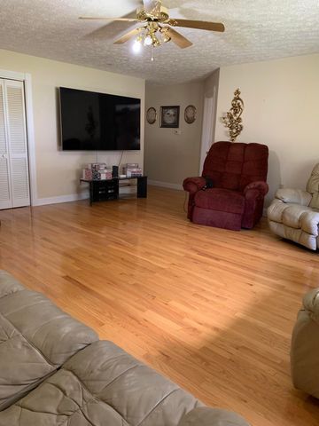 1016 Montgomery Road, Cumberland, KY 40823