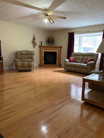 1016 Montgomery Road, Cumberland, KY 40823