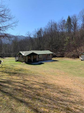 1016 Montgomery Road, Cumberland, KY 40823