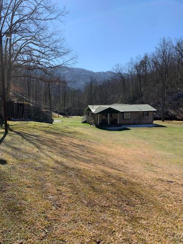 1016 Montgomery Road, Cumberland, KY 40823