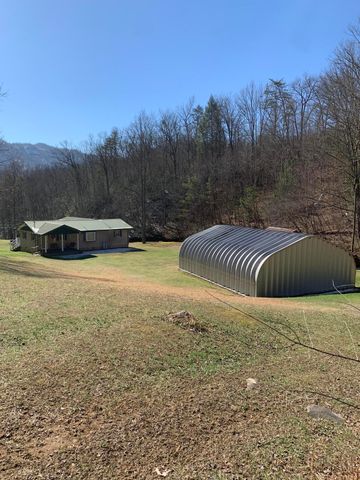 1016 Montgomery Road, Cumberland, KY 40823