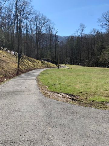 1016 Montgomery Road, Cumberland, KY 40823