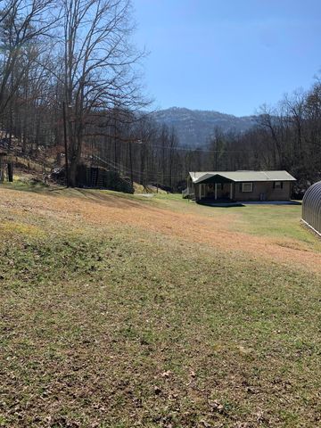 1016 Montgomery Road, Cumberland, KY 40823