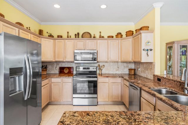 747 Hampton Woods Lane SW, Vero Beach, FL 32962