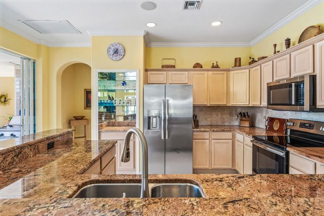 747 Hampton Woods Lane SW, Vero Beach, FL 32962