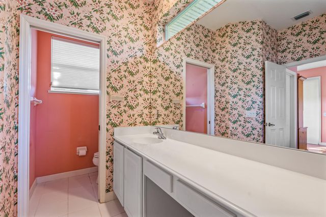 747 Hampton Woods Lane SW, Vero Beach, FL 32962