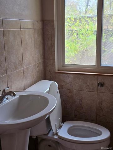 1250 Welch Road, Commerce Twp, MI 48390