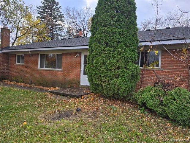 1250 Welch Road, Commerce Twp, MI 48390