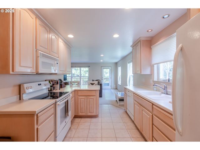 1255 JEFFREY Dr, Seaside, OR 97138