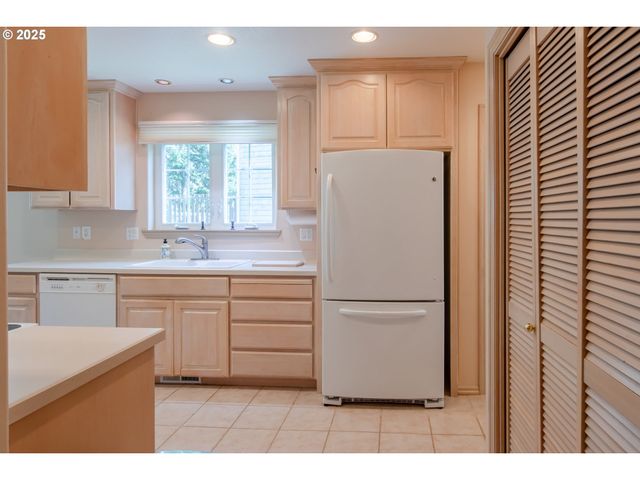 1255 JEFFREY Dr, Seaside, OR 97138