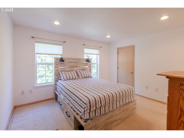 1255 JEFFREY Dr, Seaside, OR 97138