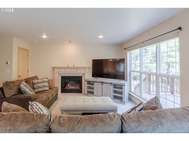 1255 JEFFREY Dr, Seaside, OR 97138