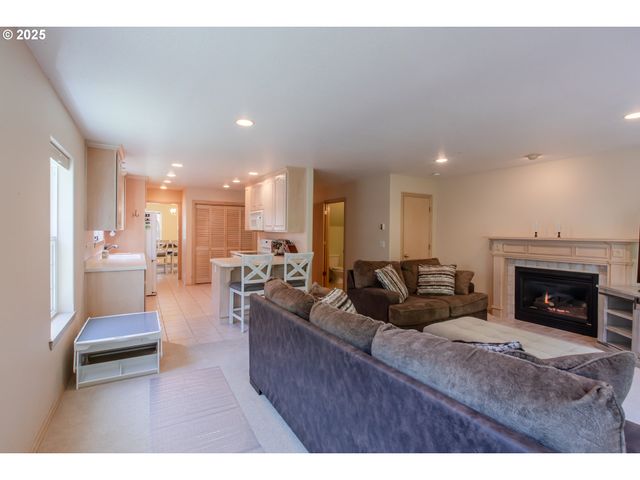 1255 JEFFREY Dr, Seaside, OR 97138