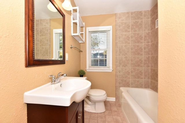 2876 S 70th STREET, Milwaukee, WI 53219