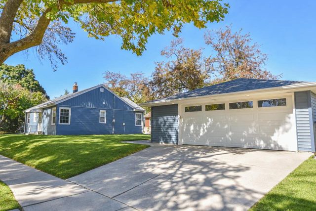 2876 S 70th STREET, Milwaukee, WI 53219