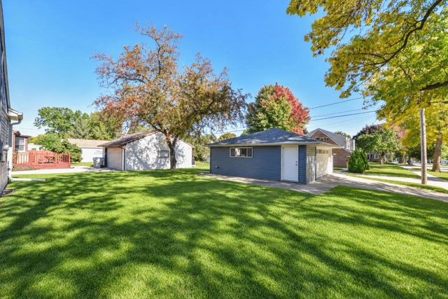 2876 S 70th STREET, Milwaukee, WI 53219